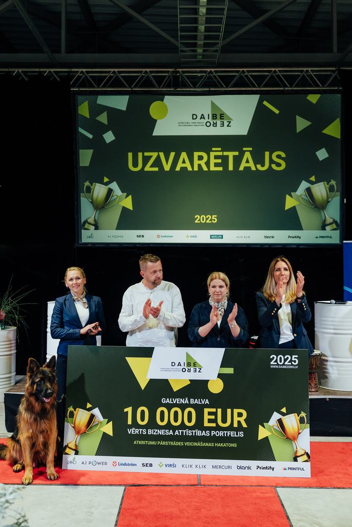 Hakatonā “DaibeZero`25” atrasts praktisks risinājums paklāju un tekstila pārstrādei — pasākuma foto